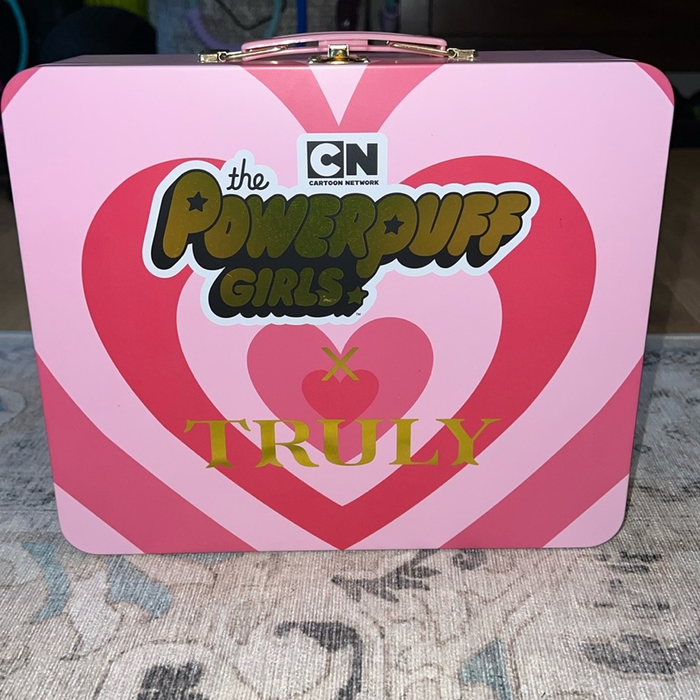 Truly the Powerpuff Girls lunch box type tin case